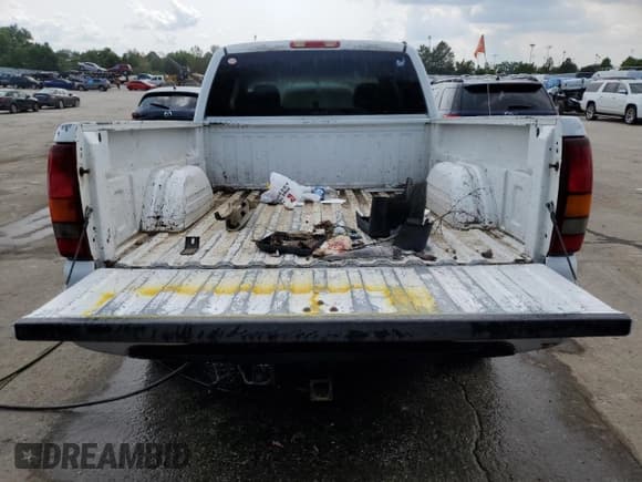 ✅ 2003 GMC Sierra 1500 • VIN: 2GTEC19X831409200 • Lot: 63047614. Wystawiony na Copart z przebiegiem Nie podano. Bezpłatny archiwum sprzedaży aukcyjnych z USA i szczegółowy raport historii pojazdu na DreamBid. Zdjęcie 6.