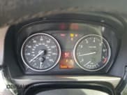 ✅ 2011 BMW 3 Series 328i • VIN: WBAPH7C59BE679177 • Lot: 82196155. Wystawiony na Copart z przebiegiem 64 896 mil. Bezpłatny archiwum sprzedaży aukcyjnych z USA i szczegółowy raport historii pojazdu na DreamBid. Zdjęcie 9.