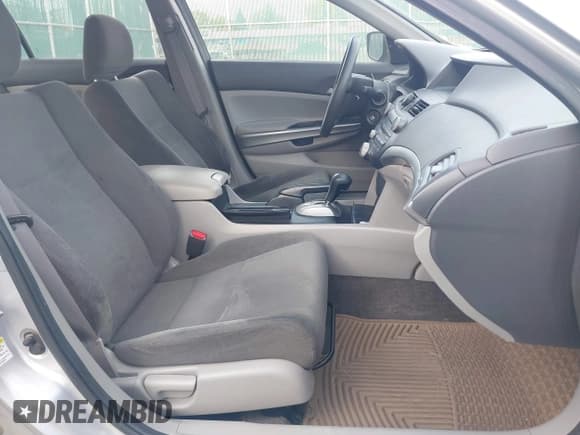 ✅ 2010 Honda Accord EX • VIN: 1HGCP2F77AA194516 • Lot: 43640651. Wystawiony na IAAI z przebiegiem 162 761 mil. Bezpłatny archiwum sprzedaży aukcyjnych z USA i szczegółowy raport historii pojazdu na DreamBid. Zdjęcie 5.