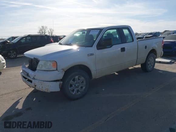 ✅ 2007 Ford F-150 STX • VIN: 1FTRX12W97KD24685 • Lot: 43679598. Wystawiony na IAAI z przebiegiem 189 618 mil. Bezpłatny archiwum sprzedaży aukcyjnych z USA i szczegółowy raport historii pojazdu na DreamBid. Zdjęcie 2.