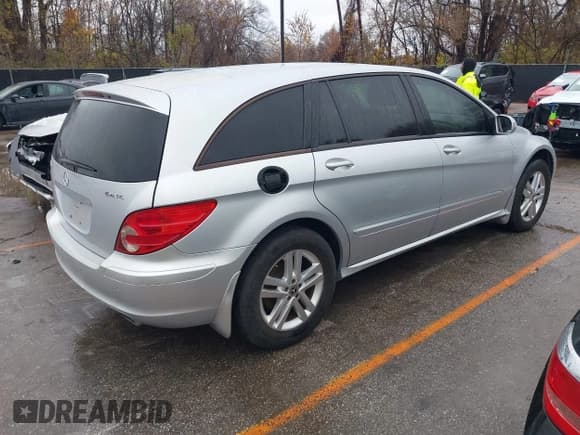 ✅ 2006 Mercedes-Benz R 3.5L • VIN: 4JGCB65E66A034960 • Lot: 43772843. Wystawiony na IAAI z przebiegiem 165 139 mil. Bezpłatny archiwum sprzedaży aukcyjnych z USA i szczegółowy raport historii pojazdu na DreamBid. Zdjęcie 4.