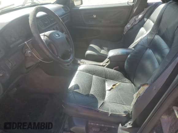 ✅ 1999 Volvo S70 • VIN: YV1LS55A1X1602877 • Lot: 74921134. Wystawiony na Copart z przebiegiem 299 173 mil. Bezpłatny archiwum sprzedaży aukcyjnych z USA i szczegółowy raport historii pojazdu na DreamBid. Zdjęcie 7.