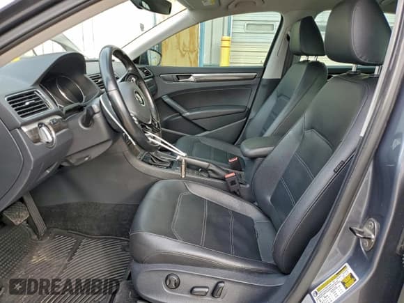 ✅ 2016 Volkswagen Passat SE • VIN: 1VWBT7A31GC054088 • Lot: 95914045. Wystawiony na Copart z przebiegiem 113 323 mil. Bezpłatny archiwum sprzedaży aukcyjnych z USA i szczegółowy raport historii pojazdu na DreamBid. Zdjęcie 7.