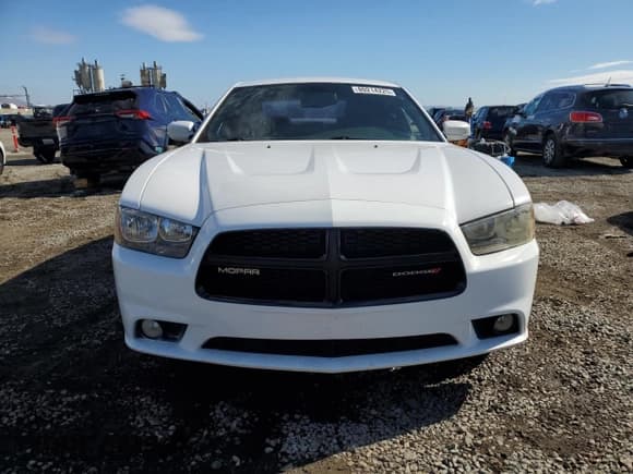 ✅ 2014 Dodge Charger SE • VIN: 2C3CDXBG1EH275193 • Lot: 80214225. Wystawiony na Copart z przebiegiem 167 071 mil. Bezpłatny archiwum sprzedaży aukcyjnych z USA i szczegółowy raport historii pojazdu na DreamBid. Zdjęcie 5.
