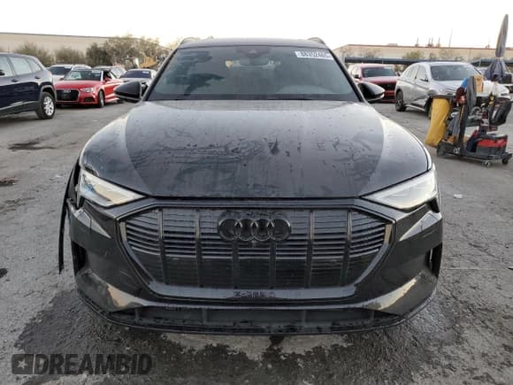 ✅ 2022 Audi e-tron Premium Plus • VIN: WA1LAAGE5NB021918 • Lot: 88352465. Listed on Copart with 42,662 mi. Free auction sales archive from the USA and detailed vehicle history report at DreamBid. Image 5.