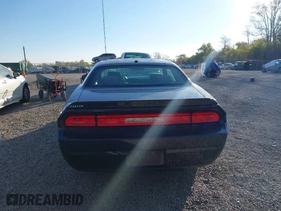 ✅ 2010 Dodge Challenger SE • VIN: 2B3CJ4DV1AH240972 • Lot: 40612957. Wystawiony na IAAI z przebiegiem 162 452 mil. Bezpłatny archiwum sprzedaży aukcyjnych z USA i szczegółowy raport historii pojazdu na DreamBid. Zdjęcie 17.