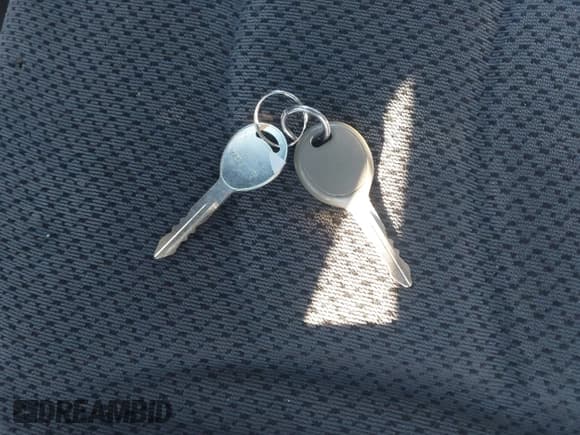 ✅ 2004 Chrysler Sebring Touring • VIN: 1C3EL56R24N301205 • Lot: 41255936. Wystawiony na IAAI z przebiegiem 107 290 mil. Bezpłatny archiwum sprzedaży aukcyjnych z USA i szczegółowy raport historii pojazdu na DreamBid. Zdjęcie 11.