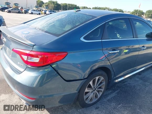 ✅ 2015 Hyundai Sonata Limited • VIN: 5NPE34AF7FH179687 • Лот: 43652809. Опубликован ранее на IAAI с пробегом 124 947 миль. Бесплатный доступ к архиву аукционных продаж из США и подробный отчёт об истории автомобиля на DreamBid. Изображение 17.