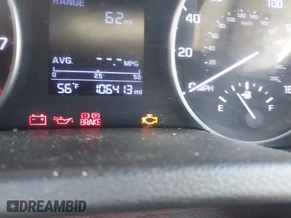 ✅ 2017 Hyundai Elantra SE • VIN: 5NPD74LF5HH055854 • Lot: 43632596. Listed on IAAI with 106,413 mi. Free auction sales archive from the USA and detailed vehicle history report at DreamBid. Image 7.