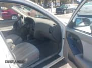 ✅ 2005 Hyundai Elantra GLS • VIN: KMHDN46D75U170484 • Lot: 41750031. Wystawiony na IAAI z przebiegiem 149 916 mil. Bezpłatny archiwum sprzedaży aukcyjnych z USA i szczegółowy raport historii pojazdu na DreamBid. Zdjęcie 5.