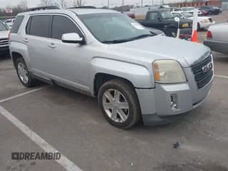 ✅ 2010 GMC Terrain SLT-1 • VIN: 2CTFLFEY6A6359627 • Lot: 43885184. Wystawiony na IAAI z przebiegiem 227 867 mil. Bezpłatny archiwum sprzedaży aukcyjnych z USA i szczegółowy raport historii pojazdu na DreamBid. Zdjęcie 1.