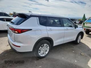 ✅ 2024 Mitsubishi Outlander ES • VIN: JA4J4UA88RZ090327 • Лот: 86256925. Опубликован ранее на Copart с пробегом 6 892 миль. Бесплатный доступ к архиву аукционных продаж из США и подробный отчёт об истории автомобиля на DreamBid. Изображение 3.