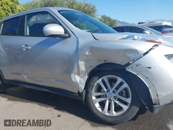 ✅ 2014 Nissan Juke SL • VIN: JN8AF5MR5ET352526 • Lot: 43247731. Wystawiony na IAAI z przebiegiem Nie podano. Bezpłatny archiwum sprzedaży aukcyjnych z USA i szczegółowy raport historii pojazdu na DreamBid. Zdjęcie 6.