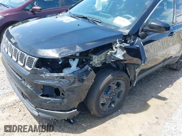 ✅ 2023 Jeep Compass Altitude • VIN: 3C4NJDBN2PT570212 • Lot: 42368107. Wystawiony na IAAI z przebiegiem 21 703 mil. Bezpłatny archiwum sprzedaży aukcyjnych z USA i szczegółowy raport historii pojazdu na DreamBid. Zdjęcie 6.
