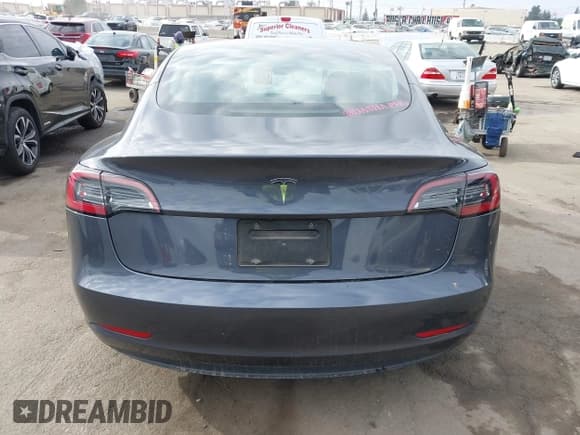 ✅ 2023 Tesla Model 3 • VIN: 5YJ3E1EA0PF644809 • Lot: 43271664. Listed on IAAI with 71,806 mi. Free auction sales archive from the USA and detailed vehicle history report at DreamBid. Image 17.