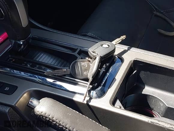 2014 Ford Mustang V6 с VIN 1ZVBP8EM7E5302357, выставлен на аукционе IAAI как лот 42639709 с пробегом 81 680 миль миль и . История ставок и продаж доступна на DreamBid. Изображение 11.