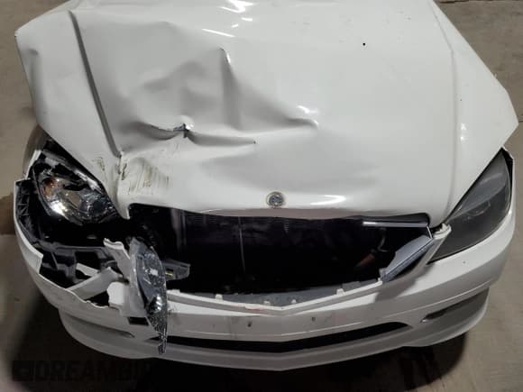 ✅ 2011 Mercedes-Benz C 300 Sport • VIN: WDDGF5EB6BR174597 • Lot: 93367495. Wystawiony na Copart z przebiegiem 159 988 mil. Bezpłatny archiwum sprzedaży aukcyjnych z USA i szczegółowy raport historii pojazdu na DreamBid. Zdjęcie 11.