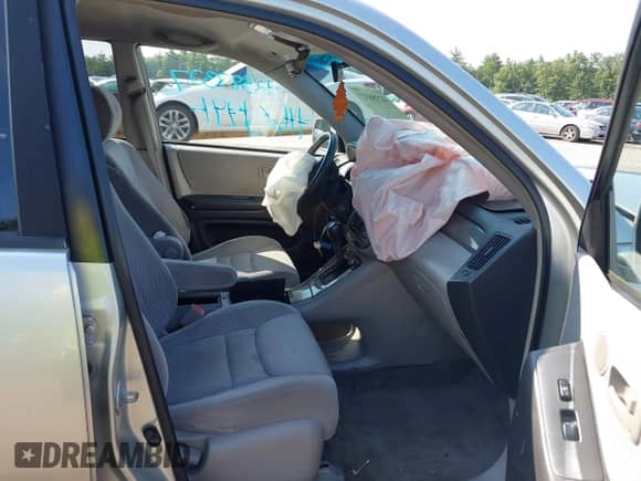 2003 Toyota Highlander с VIN JTEGD21A330070890, выставлен на аукционе IAAI как лот 42388327 с пробегом 180 644 миль миль и . История ставок и продаж доступна на DreamBid. Изображение 5.