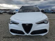 ✅ 2021 Alfa Romeo Stelvio Ti • VIN: ZASPAKBNXM7D11374 • Lot: 82537685. Wystawiony na Copart z przebiegiem 60 125 mil. Bezpłatny archiwum sprzedaży aukcyjnych z USA i szczegółowy raport historii pojazdu na DreamBid. Zdjęcie 5.