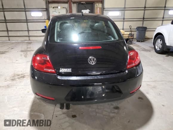 ✅ 2013 Volkswagen Beetle Fender Edition • VIN: 3VWJP7ATXDM670205 • Lot: 47687735. Listed on Copart with 97,909 mi. Free auction sales archive from the USA and detailed vehicle history report at DreamBid. Image 6.