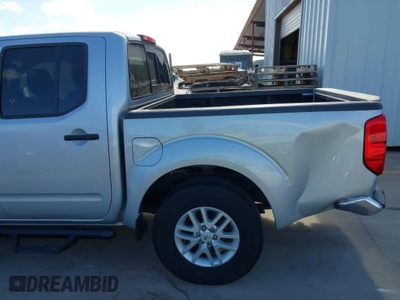 ✅ 2015 Nissan Frontier SV • VIN: 1N6AD0ER0FN762544 • Lot: 43667066. Wystawiony na IAAI z przebiegiem 97 703 mil. Bezpłatny archiwum sprzedaży aukcyjnych z USA i szczegółowy raport historii pojazdu na DreamBid. Zdjęcie 19.