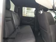 ✅ 2023 Nissan Frontier SV • VIN: 1N6ED1EJ7PN600431 • Lot: 56371445. Wystawiony na Copart z przebiegiem 21 741 mil. Bezpłatny archiwum sprzedaży aukcyjnych z USA i szczegółowy raport historii pojazdu na DreamBid. Zdjęcie 10.