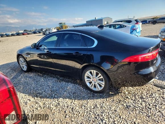 ✅ 2016 Jaguar XF 35t Premium • VIN: SAJBJ4BV8GCY18091 • Lot: 85501725. Wystawiony na Copart z przebiegiem 140 417 mil. Bezpłatny archiwum sprzedaży aukcyjnych z USA i szczegółowy raport historii pojazdu na DreamBid. Zdjęcie 2.