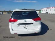 ✅ 2013 Toyota Sienna L • VIN: 5TDZK3DC0DS307937 • Лот: 43500739. Опубликован ранее на IAAI с пробегом 175 078 миль. Бесплатный доступ к архиву аукционных продаж из США и подробный отчёт об истории автомобиля на DreamBid. Изображение 16.