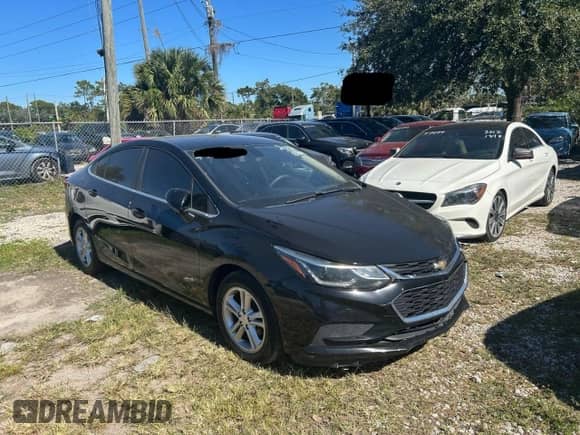 ✅ 2018 Chevrolet Cruze LT • VIN: 1G1BE5SM0J7100110 • Lot: 91317525. Wystawiony na Copart z przebiegiem 120 759 mil mil. Skorzystaj z bezpłatnego archiwum sprzedaży aukcyjnych z USA i zobacz szczegółowy raport historii pojazdu na DreamBid. Zdjęcie 1.