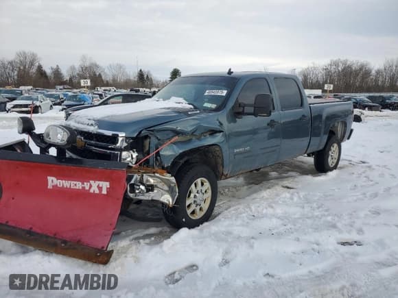 ✅ 2012 Chevrolet Silverado 2500HD LT • VIN: 1GC1KXCG7CF140192 • Lot: 46945975. Wystawiony na Copart z przebiegiem 133 730 mil. Bezpłatny archiwum sprzedaży aukcyjnych z USA i szczegółowy raport historii pojazdu na DreamBid. Zdjęcie 1.