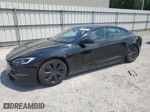 ✅ 2022 Tesla Model S • VIN: 5YJSA1E55NF476513 • Лот: 63302215. Опубликован ранее на Copart с пробегом Не указан. Бесплатный доступ к архиву аукционных продаж из США и подробный отчёт об истории автомобиля на DreamBid. Изображение 1.