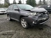✅ 2013 Toyota Highlander Limited • VIN: 5TDDK3EH8DS231873 • Lot: 92758195. Wystawiony na Copart z przebiegiem 146 756 mil. Bezpłatny archiwum sprzedaży aukcyjnych z USA i szczegółowy raport historii pojazdu na DreamBid. Zdjęcie 14.