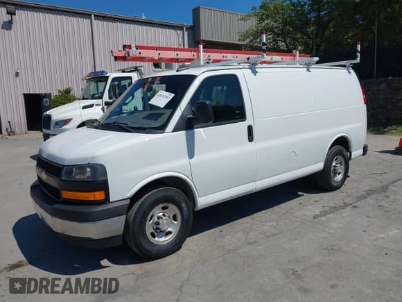 ✅ 2019 Chevrolet Express Cargo • VIN: 1GCWGAFG1K1195734 • Лот: 43028382. Опубликован ранее на IAAI с пробегом 74 555 миль. Бесплатный доступ к архиву аукционных продаж из США и подробный отчёт об истории автомобиля на DreamBid. Изображение 2.