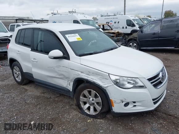 ✅ 2010 Volkswagen Tiguan SE • VIN: WVGBV7AXXAW533482 • Lot: 43228651. Listed on IAAI with 78,392 mi. Free auction sales archive from the USA and detailed vehicle history report at DreamBid. Image 1.