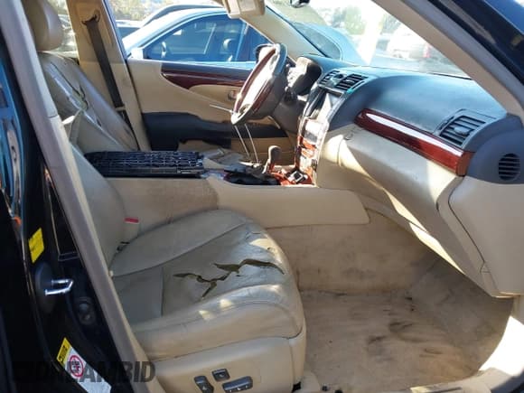 ✅ 2008 Lexus LS 460 • VIN: JTHBL46F385075517 • Lot: 43884399. Listed on IAAI with 237,932 mi. Free auction sales archive from the USA and detailed vehicle history report at DreamBid. Image 5.