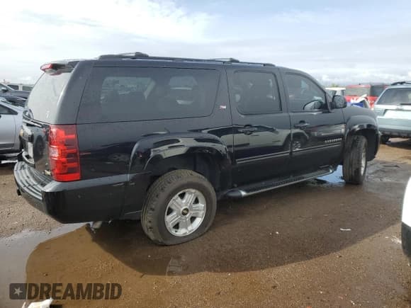 ✅ 2009 Chevrolet Suburban 1LT • VIN: 1GNFK26329R293076 • Lot: 72734044. Wystawiony na Copart z przebiegiem 79 764 mil. Bezpłatny archiwum sprzedaży aukcyjnych z USA i szczegółowy raport historii pojazdu na DreamBid. Zdjęcie 3.