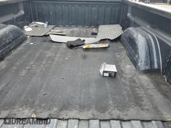 ✅ 2004 Chevrolet Silverado 1500 LS • VIN: 2GCEC19T441221823 • Lot: 90898935. Wystawiony na Copart z przebiegiem 241 158 mil. Bezpłatny archiwum sprzedaży aukcyjnych z USA i szczegółowy raport historii pojazdu na DreamBid. Zdjęcie 10.