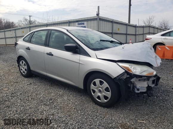 ✅ 2012 Ford Focus S • VIN: 1FAHP3E29CL386226 • Lot: 50582445. Wystawiony na Copart z przebiegiem 105 704 mil. Bezpłatny archiwum sprzedaży aukcyjnych z USA i szczegółowy raport historii pojazdu na DreamBid. Zdjęcie 4.