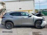 ✅ 2024 Lexus NX 350 Premium • VIN: 2T2GGCEZ5RC058414 • Lot: 43102760. Wystawiony na IAAI z przebiegiem 25 807 mil. Bezpłatny archiwum sprzedaży aukcyjnych z USA i szczegółowy raport historii pojazdu na DreamBid. Zdjęcie 13.