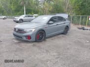 ✅ 2024 Volkswagen Jetta 40th Anniversary Edition • VIN: 3VW9T7BU7RM003590 • Lot: 42181046. Wystawiony na IAAI z przebiegiem 20 777 mil. Bezpłatny archiwum sprzedaży aukcyjnych z USA i szczegółowy raport historii pojazdu na DreamBid. Zdjęcie 2.