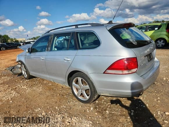 ✅ 2009 Volkswagen Jetta SE • VIN: 3VWTM71KX9M308262 • Lot: 83984475. Wystawiony na Copart z przebiegiem Nie podano. Bezpłatny archiwum sprzedaży aukcyjnych z USA i szczegółowy raport historii pojazdu na DreamBid. Zdjęcie 2.