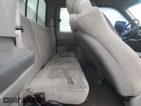 ✅ 2001 Ford F-250 XL • VIN: 1FTNX21L81ED75824 • Лот: 51202085. Опубликован ранее на Copart с пробегом 257 803 миль. Бесплатный доступ к архиву аукционных продаж из США и подробный отчёт об истории автомобиля на DreamBid. Изображение 10.