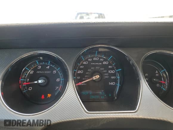 ✅ 2012 Ford Taurus SHO • VIN: 1FAHP2KTXCG143671 • Лот: 66922065. Опубликован ранее на Copart с пробегом 294 391 миль. Бесплатный доступ к архиву аукционных продаж из США и подробный отчёт об истории автомобиля на DreamBid. Изображение 9.