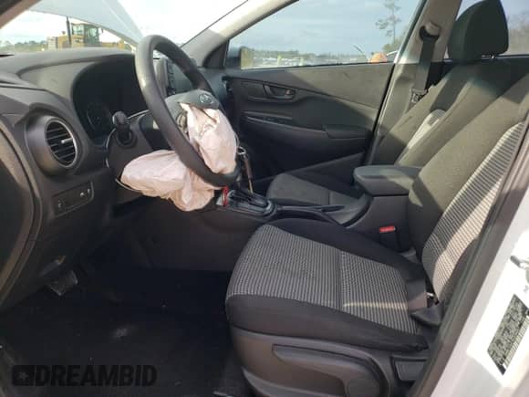 2019 Hyundai Kona SE с VIN KM8K12AA7KU338057, выставлен на аукционе Copart как лот 48765423 с пробегом 55 210 миль миль и . История ставок и продаж доступна на DreamBid. Изображение 7.