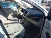 ✅ 2012 Volvo XC60 PZEV • VIN: YV4940DL8C2265691 • Lot: 41536642. Wystawiony na IAAI z przebiegiem 87 646 mil. Bezpłatny archiwum sprzedaży aukcyjnych z USA i szczegółowy raport historii pojazdu na DreamBid. Zdjęcie 5.