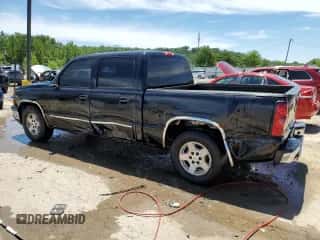 ✅ 2006 Chevrolet Silverado 1500 LT1 • VIN: 2GCEC13T361219279 • Lot: 61096704. Wystawiony na Copart z przebiegiem 239 615 mil mil. Skorzystaj z bezpłatnego archiwum sprzedaży aukcyjnych z USA i zobacz szczegółowy raport historii pojazdu na DreamBid. Zdjęcie 2.