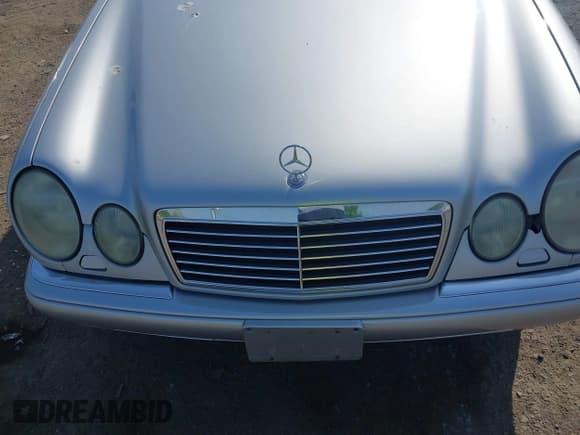 ✅ 1999 Mercedes-Benz E 320 • VIN: WDBJH82F9XX017330 • Lot: 42153871. Listed on IAAI with 247,771 mi. Free auction sales archive from the USA and detailed vehicle history report at DreamBid. Image 6.