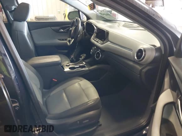 ✅ 2020 Chevrolet Blazer LT • VIN: 3GNKBJRSXLS579127 • Лот: 41654108. Опубликован ранее на IAAI с пробегом 30 398 миль. Бесплатный доступ к архиву аукционных продаж из США и подробный отчёт об истории автомобиля на DreamBid. Изображение 5.