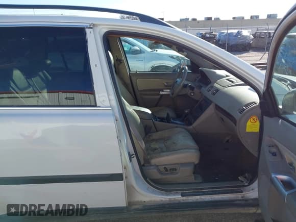 ✅ 2004 Volvo XC90 • VIN: YV1CN59HX41036826 • Лот: 41093830. Опубликован ранее на IAAI с пробегом Не указан. Бесплатный доступ к архиву аукционных продаж из США и подробный отчёт об истории автомобиля на DreamBid. Изображение 5.