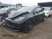 ✅ 2023 Tesla Model Y Performance • VIN: 7SAYGDEF6PF663915 • Lot: 43428082. Wystawiony na IAAI z przebiegiem 30 812 mil. Bezpłatny archiwum sprzedaży aukcyjnych z USA i szczegółowy raport historii pojazdu na DreamBid. Zdjęcie 2.